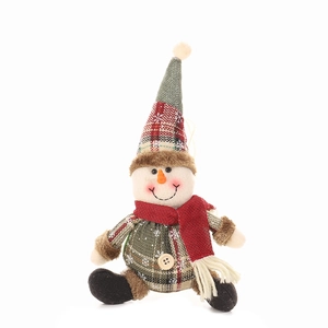 Muñeco de nieve de peluche navideño con gorro de cuadros y adorno de copo de nieve