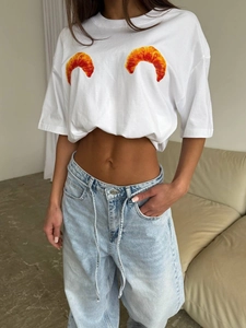 Damen Oversize T-Shirt in Weiß mit Rundhalsausschnitt und Croissant-Brustprint