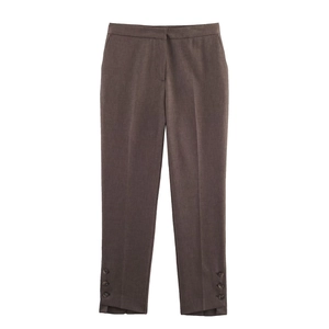 Pantalon de costume décontracté marron foncé pour femme avec boutons élégants au bas