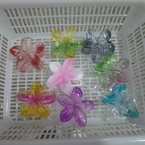 Set of 8 colorful gradient resin flower hair claws with strong metal spring clip