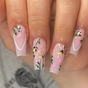 Faux Ongles Longue Forme Cercueil Motif Fleurs De Tulipe Dégradé Rose Style Douceur Frais Romantique Pour Femmes