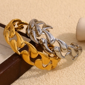 Polished chunky chain open bangles in gold and silver finish with teardrop links