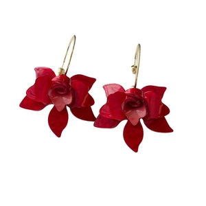 Vintage red resin flower C-shape dangle earrings with gold hooks for women