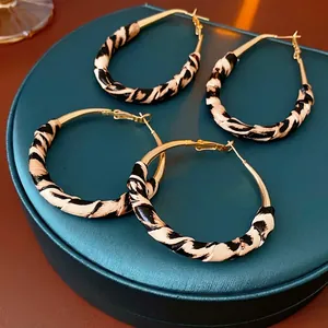 Lot de créoles dorées avec motif léopard en tissu, boucles d'oreilles rondes et ovales