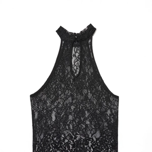 Elegante abito nero in pizzo con scollo all'americana e motivi floreali traforati