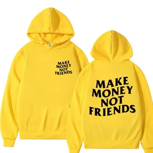 Detailansicht gelber Hoodie mit Make Money Not Friends Aufdruck und Kängurutasche