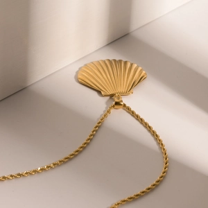 Collier avec pendentif coquillage en acier inoxydable plaqué or 18 carats pour femme