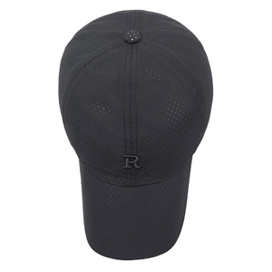 Quick-dry mesh baseball cap with R letter logo and breathable laser-perforated texture