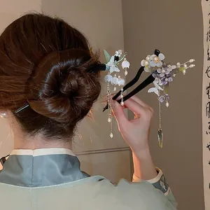 Traditional Chinese style butterfly flower hairpins with pearl tassels and floral accents