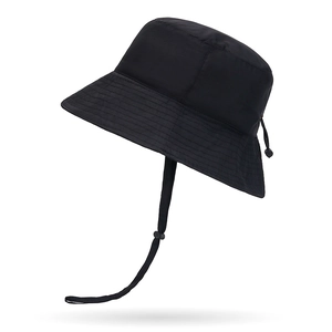 Outdoor quick-dry bucket hat in black with adjustable chin strap and sun protection