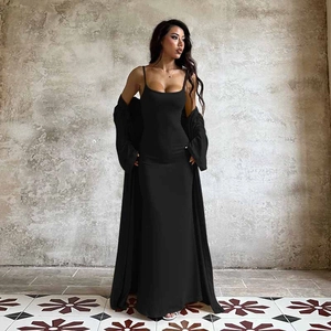Ensemble robe longue moulante noire en maille avec son cardigan long assorti chic