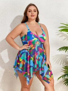 Sexy Badekleid in Übergröße mit abstraktem Geometrie-Print und Tunnelzug-Detail
