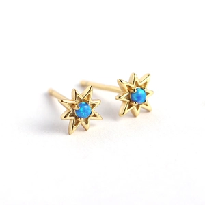 Orecchini a perno a stella ottagonale in argento s925 dorato con opale blu centrale