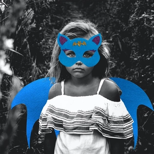 Detailed blue bat wings and cat-ear mask set for kids Halloween party cosplay costume