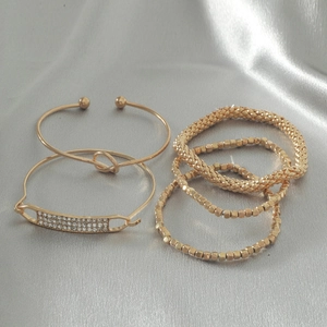 Five-piece vintage gold chain bracelet set with rhinestones and geometric hollow designs