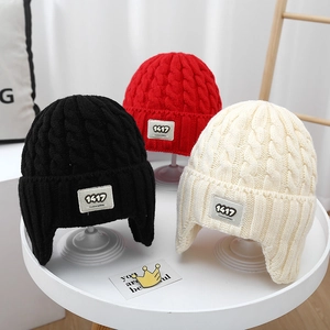 Kids Winter Earflap Knit Hat Cable Knit Warm Windproof Beanie For Boys Girls Toddlers Letter Patch Outdoor