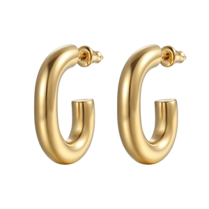 Chunky C-shaped oval hoop earrings in polished 18K gold-plated stainless steel for women