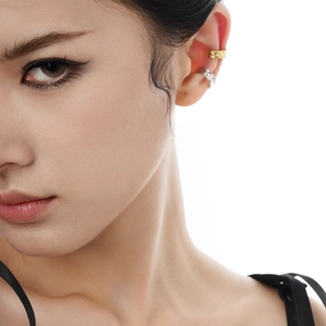 Ear cuff chic in argento sterling S925 con design geometrico irregolare in oro e argento
