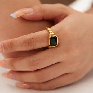 Emerald Green Zirconia Ring 18K Gold Plated Stainless Steel Retro Twisted Rope Band Rectangle Cut Luxury Jewelry Women