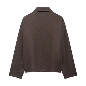 Vue arrière de la veste à manches longues marron foncé montrant le tissage du tissu
