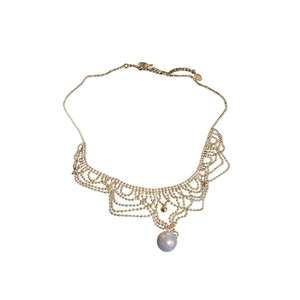 Elegant 24K gold plated lace mesh necklace with a pearl pendant in vintage court style