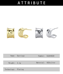 Detailed specs of C-shaped 925 silver earrings with hammered texture in gold and silver