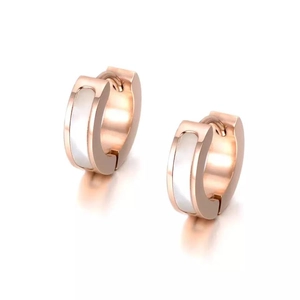Boucles d'oreilles créoles en acier inoxydable or rose 18K avec nacre blanche