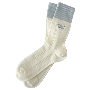 Cotton crew socks in milky white and light blue featuring Bonjour bow embroidery