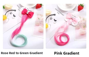 Dettaglio di extension per capelli unicorno sfumati con clip a fiocco di paillettes per bambine