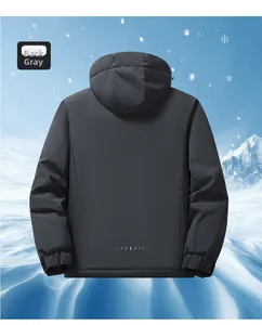 Rückansicht der grauen beheizten Funktionsjacke mit reflektierenden Streifen am Saum