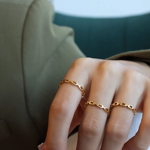 Three-piece gold hollow chain ring set in 18k plated titanium steel for women