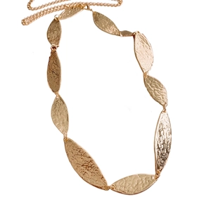 Adjustable gold leaf waist chain with hammered metal texture for women's fashion outfits