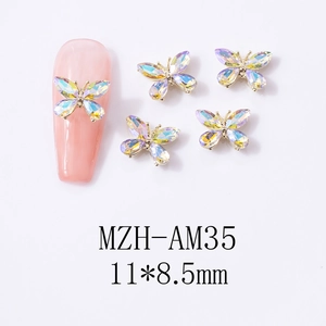 Vue macro détaillée de charmes d'ongles papillon aurora avec dimensions de 11x8,5 mm