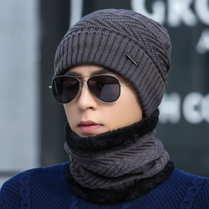 Men's dark gray knitted beanie and scarf set with warm fleece lining for winter outdoors