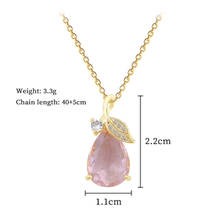 Détail du pendentif goutte rose avec fermoir feuille dorée et dimensions précises