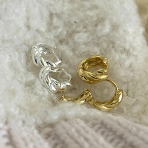 Minimalist twisted rope 925 silver hoop earrings in gold and silver finish on white background