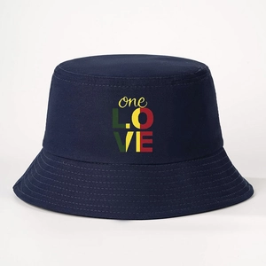 Dunkelblauer Fischerhut aus Baumwolle mit ONE LOVE Aufdruck und Sonnenschutz im Reggae-Stil