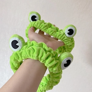 Cute green plush frog eye headband for face washing and makeup, cartoon animal style