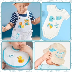 Completo neonato blu e giallo con toppe ricamate di orsetti, anatre e piccoli aerei