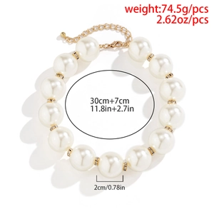 Detailed size chart showing pearl necklace length and diameter with rhinestone accents