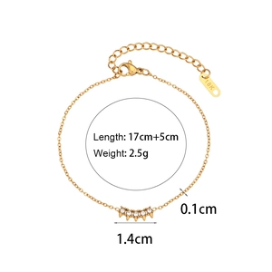 Bracelet en acier inoxydable plaqué or 18 carats avec perles en zircone blanche