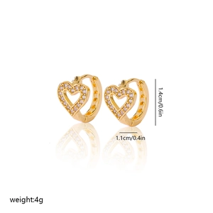 Detail of gold-plated hollow heart hoop earrings with white zircon pavé and dimensions