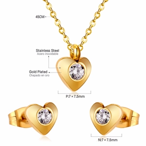 Detail of heart jewelry set with 45cm gold plated chain and clear cubic zirconia