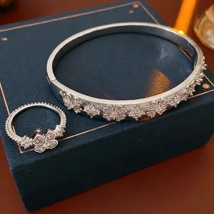 Flower Starburst Clover Jewelry Bracelet And Ring Copper Zircon Inlaid Light Luxury Elegant Fashion For Women