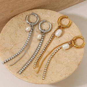 Sparkling long tassel hoop earrings with irregular pearls in gold and silver finish