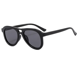 Classic black pilot sunglasses with double bridge frame and dark lenses for men and women