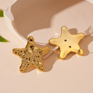 Minimalist gold starfish earrings with hammered texture and S925 silver needle studs