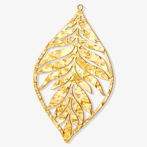 304 stainless steel gold leaf pendant with hollow design and hammered texture on white base