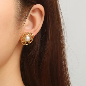 Vintage stainless steel stud earrings with gold chain design and oval pearl inlay