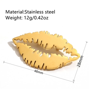 Goldene Lippen-Brosche aus Edelstahl für Anzüge mit gebürsteter Metallstruktur und 48mm Größe